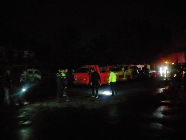 Situasi di Jalan Printis Kemerdekaan, Kecamatan Cilaku, Kabupaten Cianjur, Jawa Barat, usai terjadi kebakaran pada Sabtu (1/11/2025). Foto: Dok. kumparan