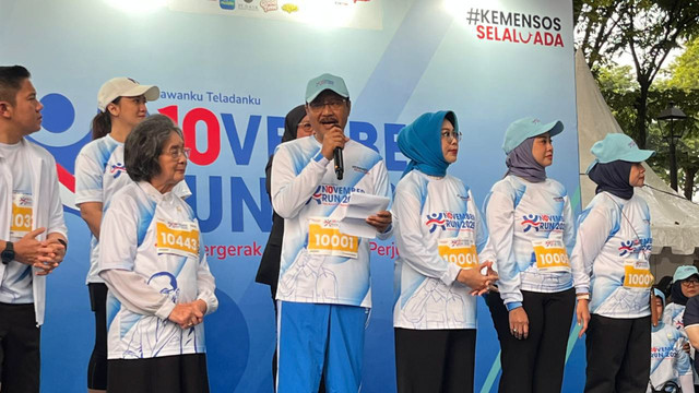 Menteri Sosial Saifullah Yusuf (Gus Ipul) dan Sekretaris Kabinet Letkol Teddy Indra Wijaya saat flag-off November Run 2025 di Taman Mini Indonesia Indah, Jakarta Timur, Minggu (2/11/2025). Foto: Nasywa Athifah/kumparan