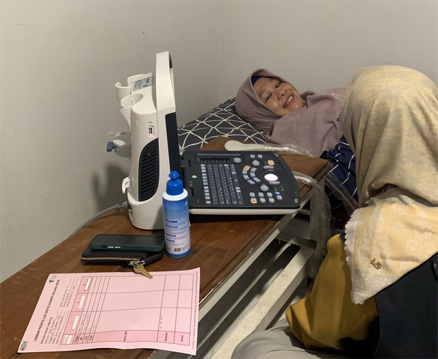 Kegiatan layanan pemeriksaan dan konsultasi kesehatan rahim, termasuk USG 2D gratis ini, ditujukan secara khusus bagi masyarakat, terutama perempuan, yang sering terkendala biaya untuk melakukan pemeriksaan rutin.
