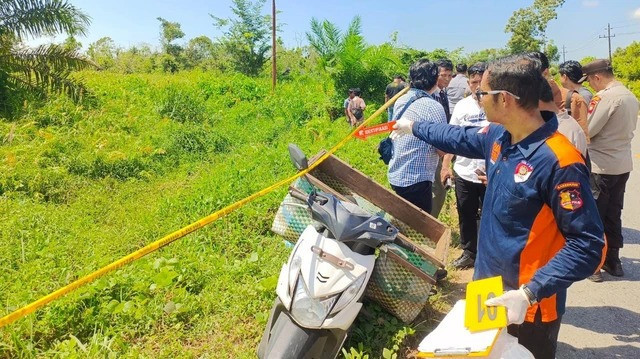 Polisi melakukan identifikasi di lokasi tempat kejadian. Foto: Dok. Polres Mempawah
