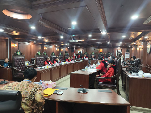 Suasana sidang MKD DPR kasus lima anggota DPR nonaktif di Kompleks Parlemen Senayan, pada Senin (3/11/2025). Foto: Luthfi Humam/kumparan