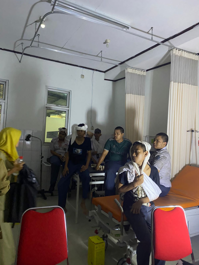 Korban luka insiden ambruknya SMKN 2 Gunung Putri, Senin (3/11/2025) dok Istimewa