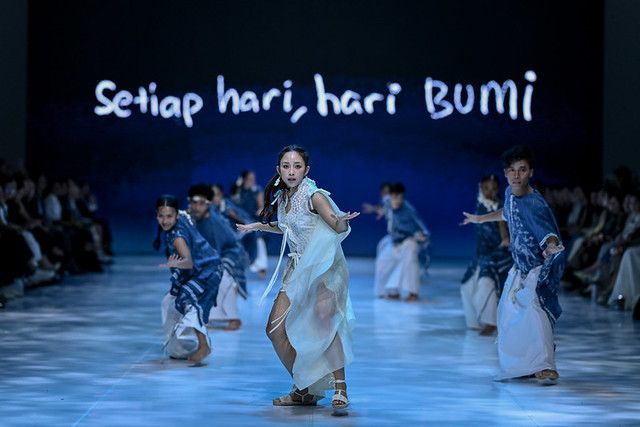 Hanyut dalam ‘Larung’, Koleksi Sejauh Mata Memandang di JFW 2026. Foto: JFW