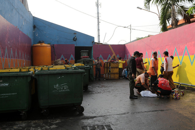 Bulky Waste di salah satu TPS di Surabaya untuk sampah perabot rumah. Foto: Diskominfo Surabaya 
