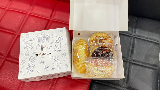 Roti-rotian dari Bakehouse by Tumbuh. Foto: Alycia Tracy Nabila/Hi!Pontianak