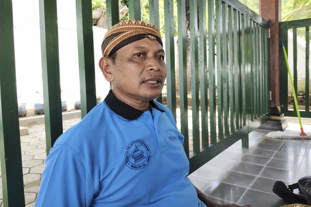 Abdi Dalem Masjid Kagungan Dalem Pajimatan Imogiri Mas Lurah Muhzani Puspito Lumakso. Foto: Arfiansyah Panji Purnandaru/kumparan