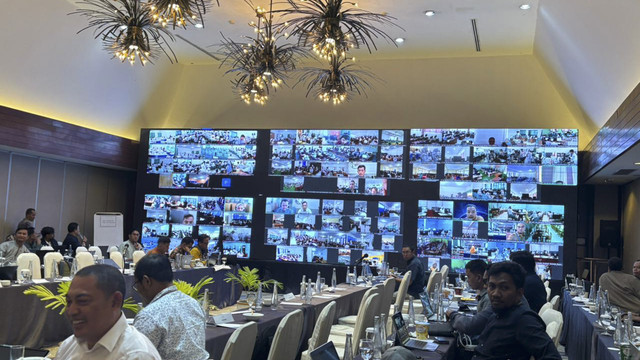 Posko nasional Kemendikdasmen yang memantau pelaksanaan ujian TKA di seluruh Indonesia, Selasa (4/11/2025). Foto: Amira Nada Fauziyyah/kumparan