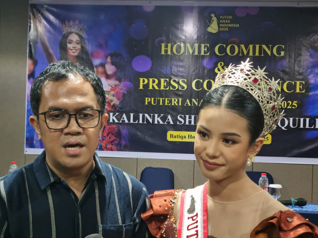 Putri Anak Indonesia 2025 Kalinka Shereen Shaquilla bersama Regional Director Puteri Anak & Remaja Sumsel, Bimbo Titaley. Foto : Istimewa