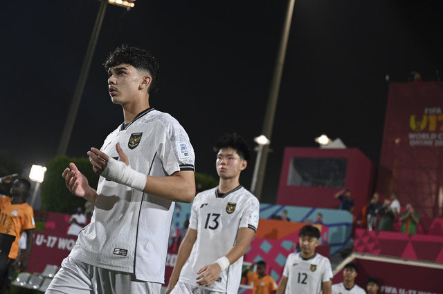 Pemain Timnas Indonesia U-17 memasuki lapangan saat akan bertanding melawan Timnas Zambia U-17 pada laga Grup H Piala Dunia U-17 di Lapangan 7 Aspire Zone, Doha, Qatar, Selasa (4/11/2025). Foto: Bayu Pratama S/ANTARA FOTO