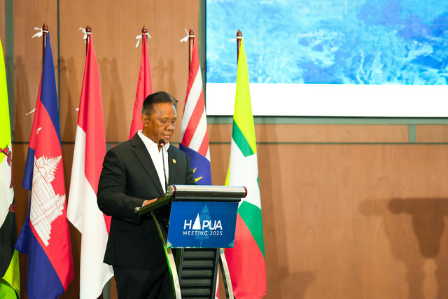 Direktur Legal dan Manajemen Human Capital PLN, Yusuf Didi Setiarto menyampaikan dinamika di sektor energi global menuntut SDM yang tangguh, adaptif, dan inovatif. Oleh karena itu, PLN menempatkan transformasi SDM sebagai bagian integral dari strategi transformasi perusahaan pada The 13th Meeting of Heads of ASEAN Power Utilities/Authorities (HAPUA) Working Group 5 di Yogyakarta, Senin (3/11). Foto: Dok. PLN