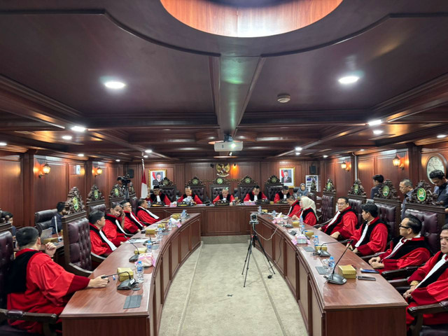 Sidang putusan MKD terkait status non aktif 5 anggota DPR di gedung DPR RI, Senayan, Jakarta Pusat pada Rabu (5/11/2025). Foto: Abid Raihan/kumparan