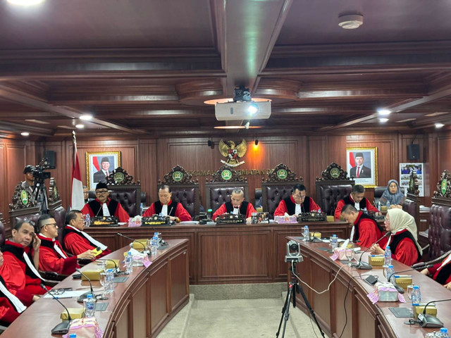 Sidang putusan MKD terkait status non aktif 5 anggota DPR di gedung DPR RI, Senayan, Jakarta Pusat pada Rabu (5/11/2025). Foto: Abid Raihan/kumparan