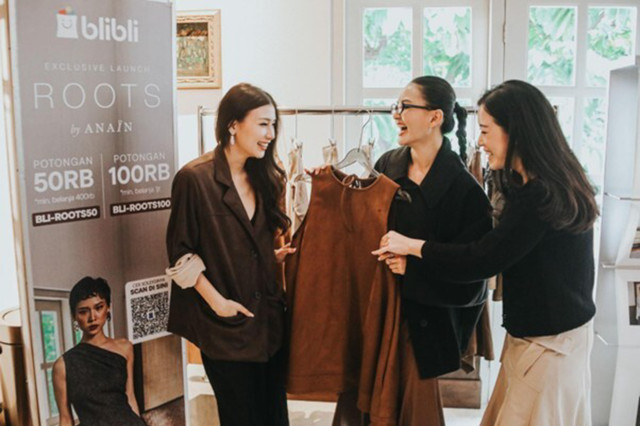 Blibli berkolaborasi dengan Anain, label fashion perempuan Indonesia yang dikenal dengan desain urban minimalis. Foto: Dok. Blibli
