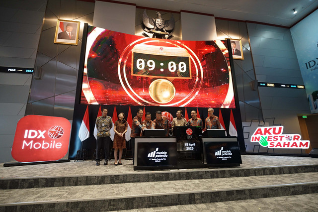 Pencatatan saham emiten MDLA. Foto: Dok. MDLA