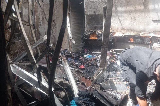 Kondisi kebakaran rumah Hakim PN Medan, Selasa (5/11/2025). Foto: DPKP Medan