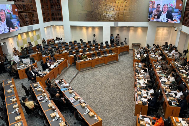 Suasana rapat pimpinan DPR bersama timwas penanganan bencana dan mitra kerjanya di gedung DPR RI, Senayan, Jakarta Pusat pada Rabu (5/11/2025). Foto: Abid Raihan/kumparan