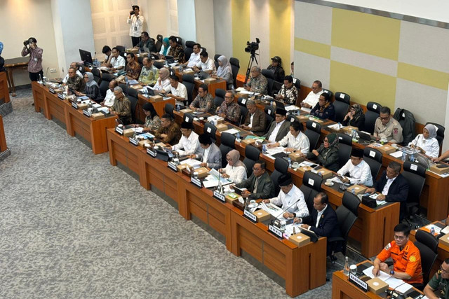 Suasana rapat pimpinan DPR bersama timwas penanganan bencana dan mitra kerjanya di gedung DPR RI, Senayan, Jakarta Pusat pada Rabu (5/11/2025). Foto: Abid Raihan/kumparan