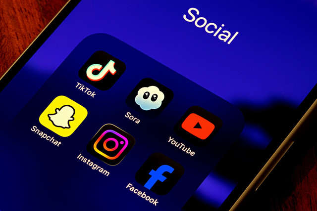 Ilustrasi aplikasi Sora dari OpenAI.  Foto: Tada Images/Shutterstock