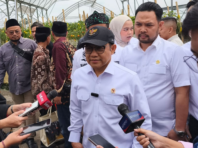 Menteri Koordinator Pemberdayaan Masyarakat Muhaimin Iskandar di Koperasi Pondok Pesantren Al-Ittifaq, Kabupaten Bandung, Rabu (5/11/2025). Foto: Linda Lestari/kumparan