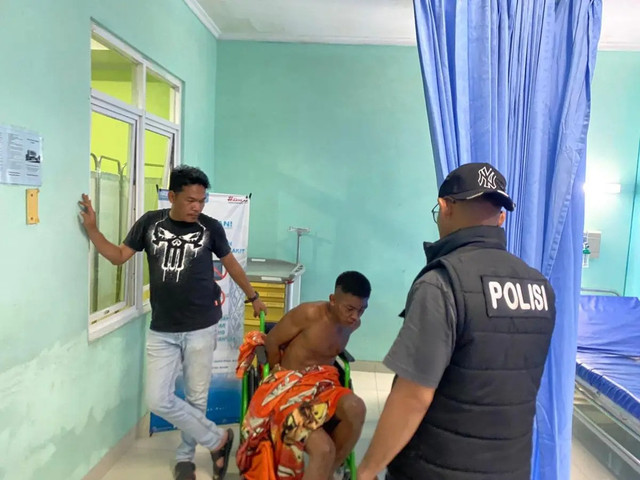 Salah satu pelaku pembacokan yang dirimgkus Polres Muba. Foto : Dok. Polres Muba