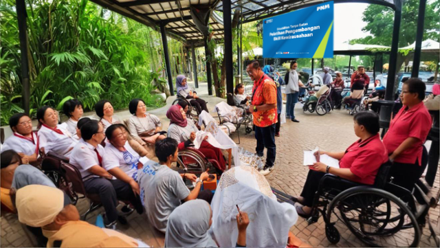 PNM gelar pelatihan kewirausahaan untuk penyandang disabilitas lewat kegiatan bertema “Difabel Berdaya, Ekonomi Tumbuh Bersama” di Kota Jambi. Foto: Dok. PNM