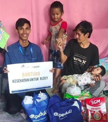 Bantuan Kesehatan untuk Rizki, Balita Penderita Kolostomi yang tinggal di Kp. Gubug, Ds. Calumg Bungur, Lebak, Banten (Sumber : DT Peduli)