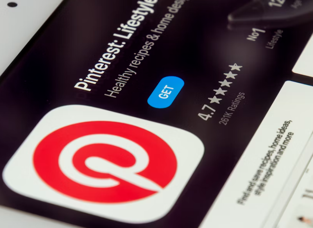 Ilustrasi apakah di pinterest bisa chattingan. Sumber: Unsplash/Souvik Banerjee