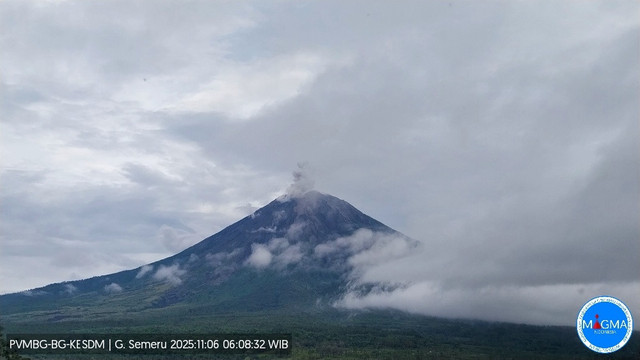 Erupsi Gunung Semeru, Kamis (6/11/2025) pagi. Foto: Dok. Badan Geologi