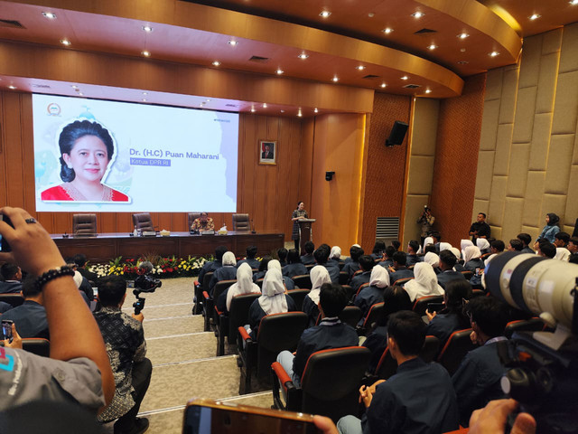 Ketua DPR RI Puan Maharani di acara Parlemen Remaja di Ruang Abdul Muis, Kompleks Parlemen Senayan, Jakarta, Kamis (6/11/2025). Foto: Luthfi Humam/kumparan