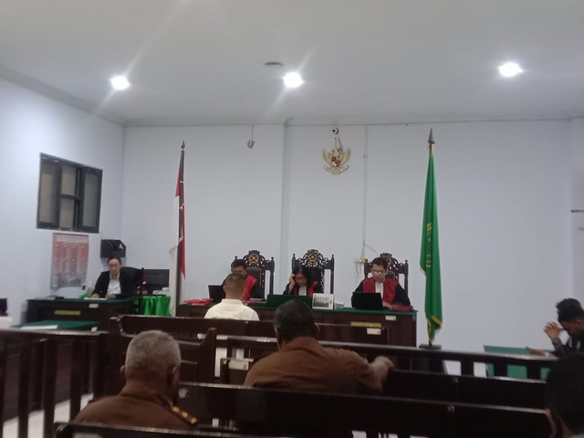 Alfred Titalessy menjalani sidang putusan di Pengadilana Negeri (PN) Ambon, Senin (3/11/2025) dok Istimewa