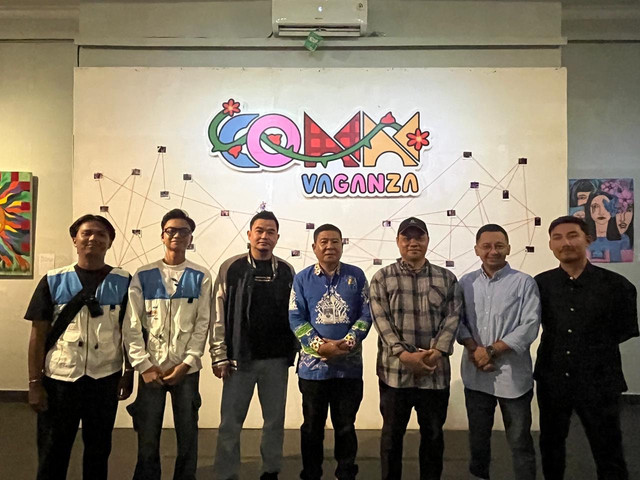 Commvaganza 9.0 dibuka oleh Wakil Dekan Noverman Duadji, Ketua Jurusan Agung Wibawa, serta Pembina HMJ Eka Yuda Gunawibawa.