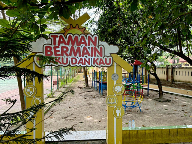 Suasana Taman Pakui Sayang Makassar di area perkantoran Dinas Pekerjaan Umum (PU) Provinsi Sulsel yang merupakan lokasi hilangnya bocah 4 tahun.  Foto: Dok. kumparan