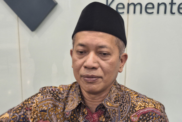 Menteri Koperasi Ferry Juliantono di Kantor Kemenkop, Jakarta Selatan, Kamis (6/11/2025). Foto: Argya D. Maheswara/kumparan 