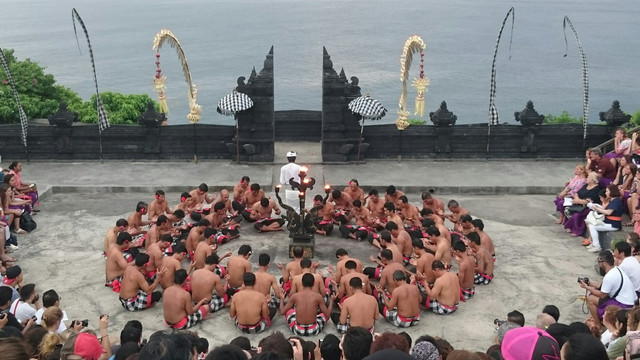 Ilustrasi tarian Kecak. Foto: Unsplash