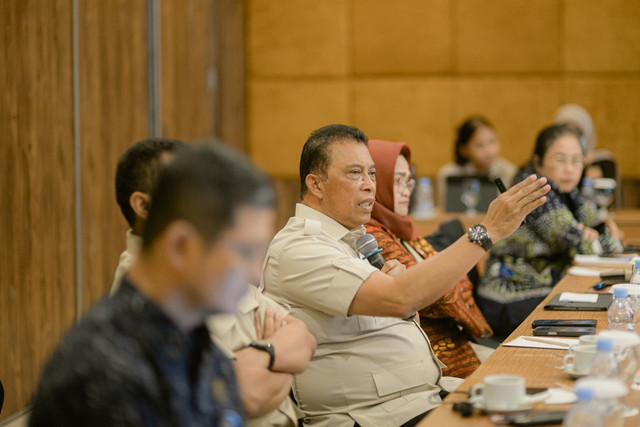 Deputi Bidang Pemantauan dan Pengawasan Badan Gizi Nasional, Dadang Hendrayudha, dalam acara Pengarahan dan Evaluasi Program MBG di Westlake Resort, Kamis (6/11). Foto: Dok. Pemda DIY