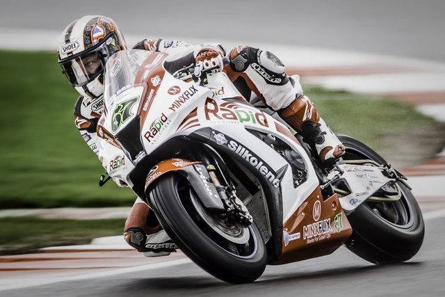 Ilustrasi Jadwal MotoGP Live Trans7 Hari Ini,Foto:Unsplash/Garry Neesam