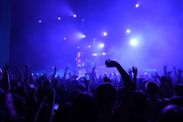 Ilustrasi rundown konser The Boyz Jakarta 2025. Foto: Unsplash.com/Salvador Aleguas