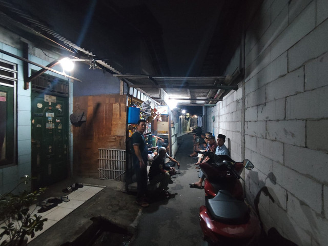 Lokasi penembakan oleh pencuri motor di Jalan Pelajar, Kecamatan Cakung, Jakarta Timur, pada Sabtu (8/11). Foto: Rachmadi Rasyad/kumparan