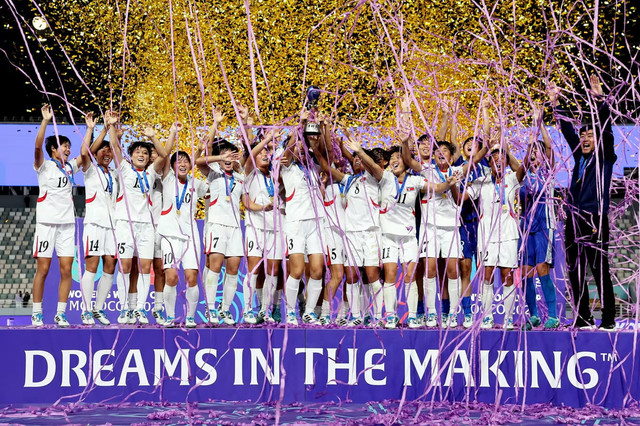 Korea Utara berhasil menjuarai Piala Dunia Wanita U-17 usai mengalahkan Belanda di Rabat Olympic Stadium, Maroko, Minggu (9/11). Foto: FIFA.com