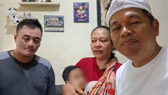 Gubernur Jawa Barat Dedi Mulyadi bertemu Neni di Karawang. Foto: TikTok/@dedimulyadiofficial