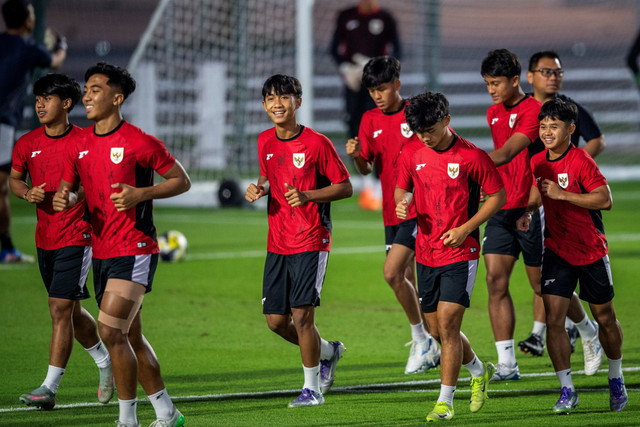 Pemain Timnas U-17 Indonesia mengikuti latihan jelang laga Grup H Piala Dunia U-17 2025 di Lapangan latihan Stadion Al Thumama, Doha, Qatar, Minggu (9/11/2025). Foto: Bayu Pratama S/ANTARA FOTO