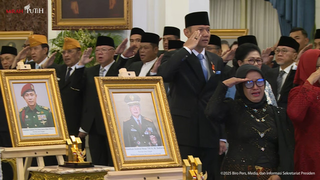 Suasana penganugerahan gelar Pahlawan Nasional 2025 di Istana Negara, Jakarta Pusat,Senin (10/11/2025).
 Foto: Youtube/Sekretariat Presiden