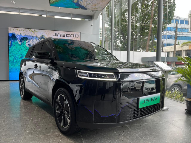 Jaecoo J5 EV varian premium di diler Jaecoo Andalan Mampang, Jakarta Selatan. Foto: Alvian Yoga Yulianto/kumparan