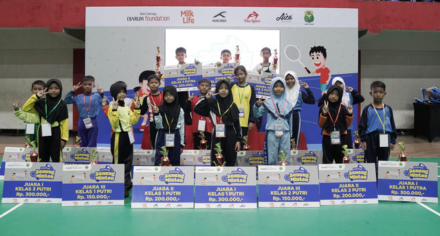 Para pemenang Festival SenengMinton Purwokerto 2025 yang berlangsung di Gedung Serba Guna GOR Satria Purwokerto, Sabtu 8 November 2025. Foto: Bakti Olahraga Djarum Foundation