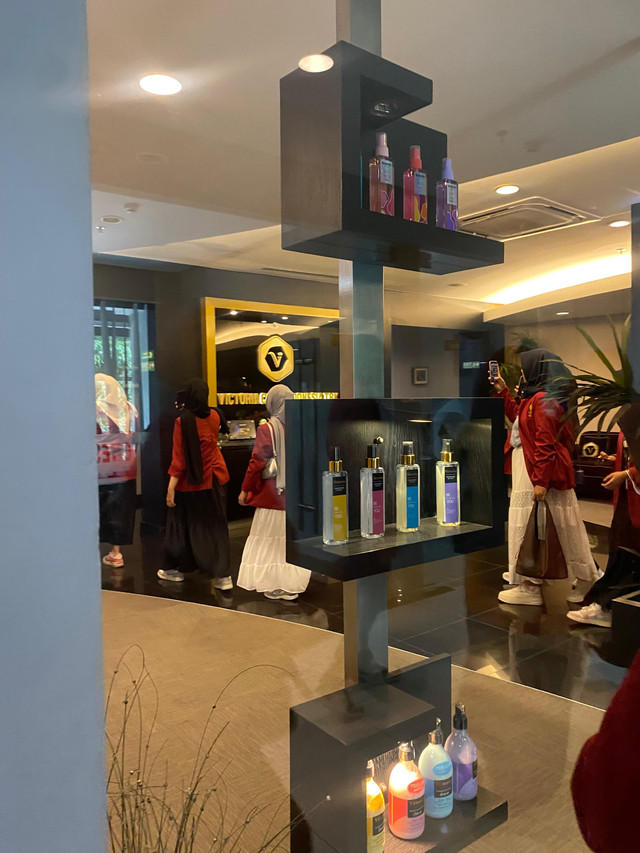 Potretan kunjungan mahasiswa Manajemen UMY di PT VICTORIA CARE INDONESIA TBK