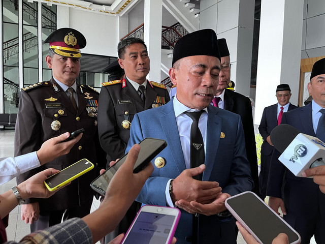 Wakil Gubernur Kalimantan Barat, Krisantus Kurniawan saat diwawancarai. Foto: Dok. Hi!Pontianak