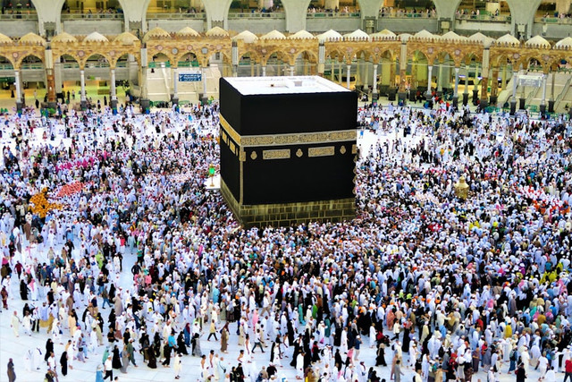 Ilustrasi Kapan Pendaftaran Petugas Haji 2026 Dibuka. Foto: Unsplash/ ekrem osmanoglu