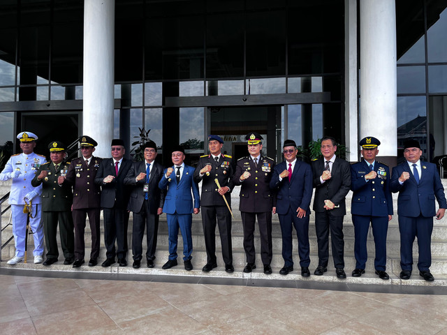 Foto bersama setelah Apel Hari Pahlawan pada Senin, 10 November 2025. Foto: Dok. Hi!Pontianak