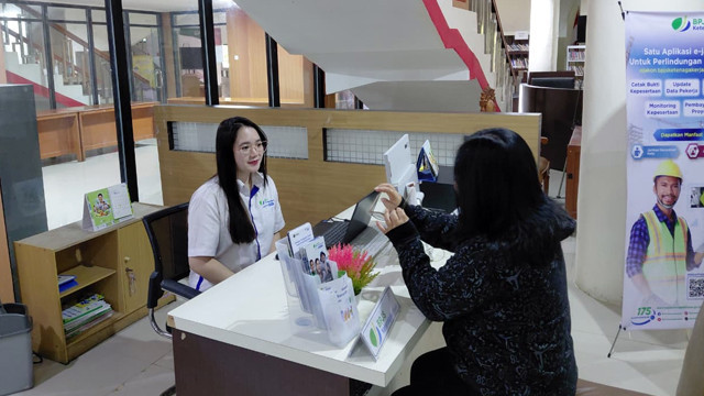 Proses klaim Jaminan Hari Tua (JHT) di BPJS Ketenagakerjaan Manado.