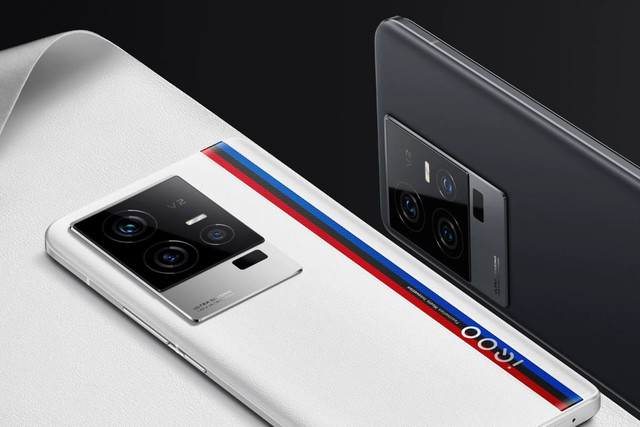 Ilustrasi HP untuk main FC Mobile 26. Foto: iQOO